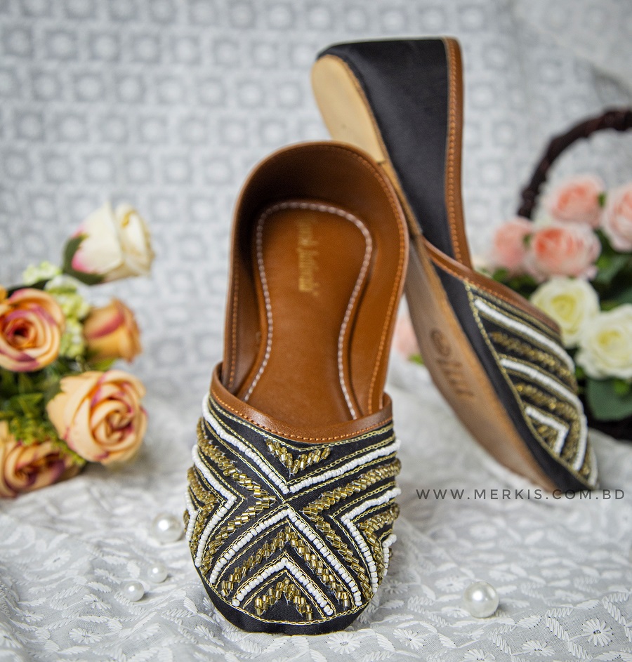 Pakistani Nagra sandal for ladies | Buy it from online shop Merkis