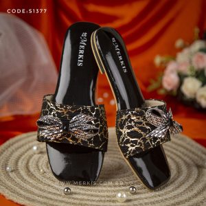 Flat black sandals for girls