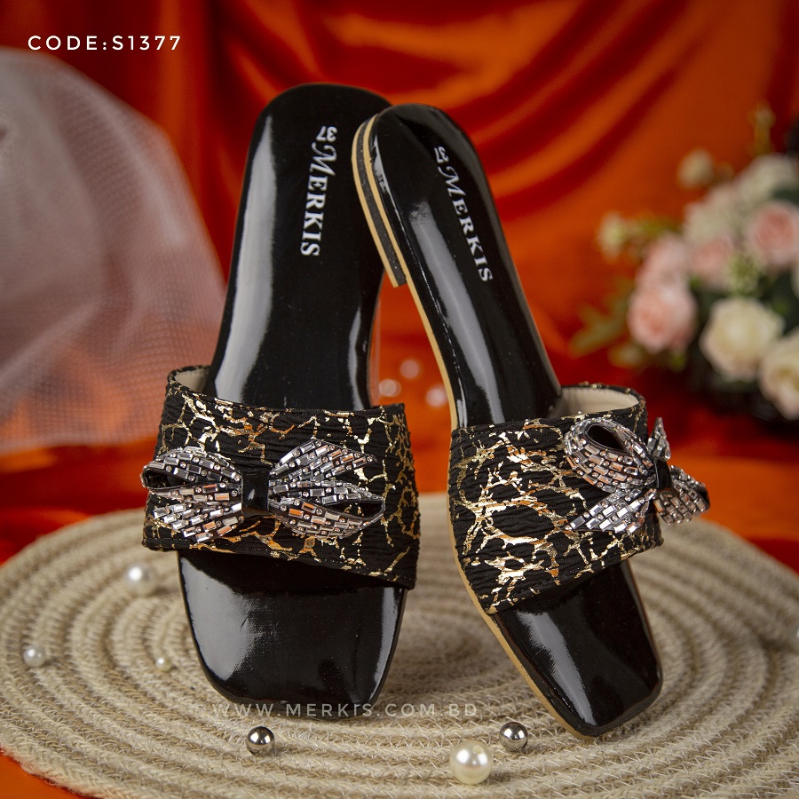 Flat black sandals for girls