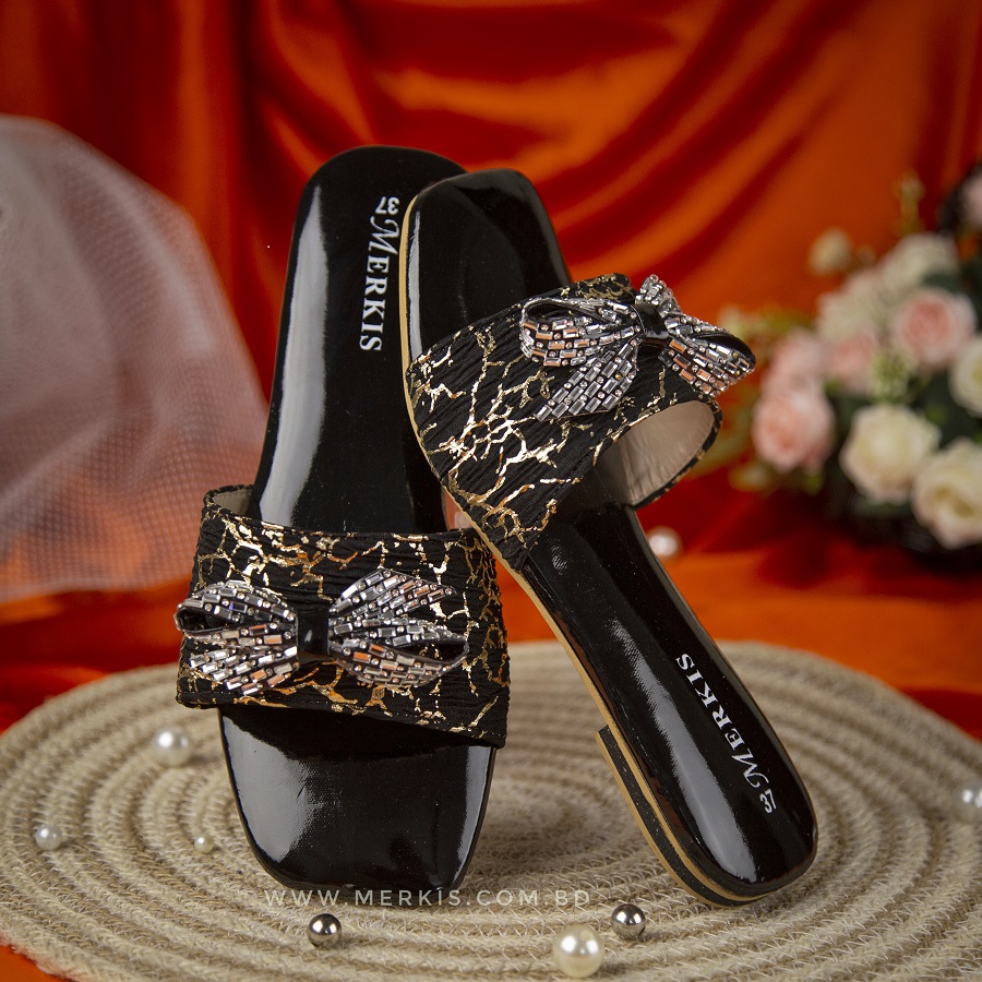 Flat black sandals for girls - Image 3