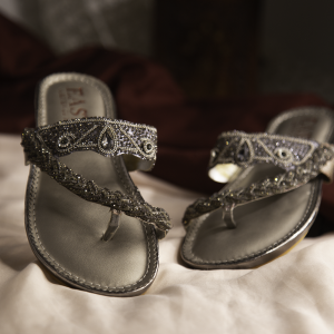 S2408 | Buy Silver Pakistani Sandal