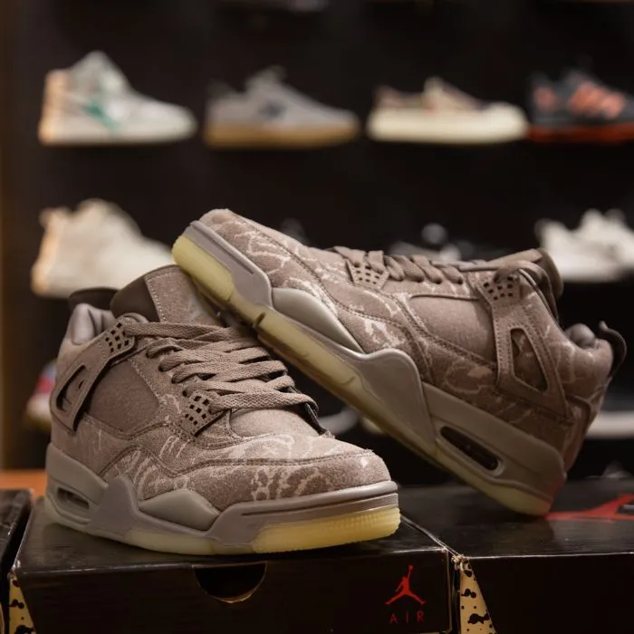 Men’s Air Jordan Retro 4 Kaws 1:1 Grade – Premium Sneaker for Style & Comfort